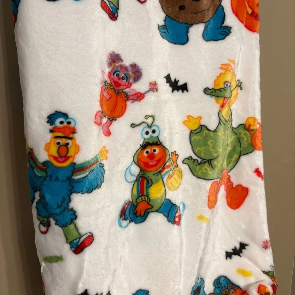 Sesame Street Halloween 50x60” Throw Blanket Elmo Cookie Monster Big Bird NWT
